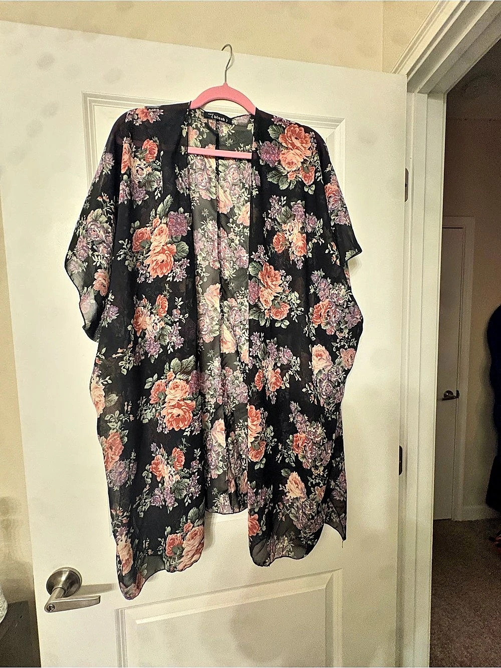 Pretty Blush Floral Kimono in Black & Pink Like New
